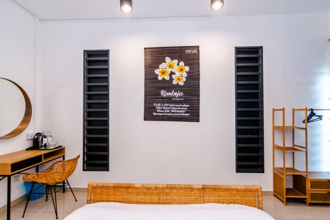 The Best Hotel In Bayan Lepas - The Lov Penang Экстерьер фото