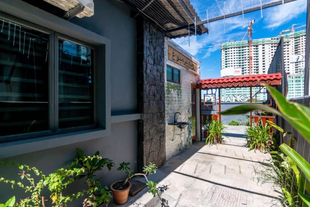 The Best Hotel In Bayan Lepas - The Lov Penang Экстерьер фото