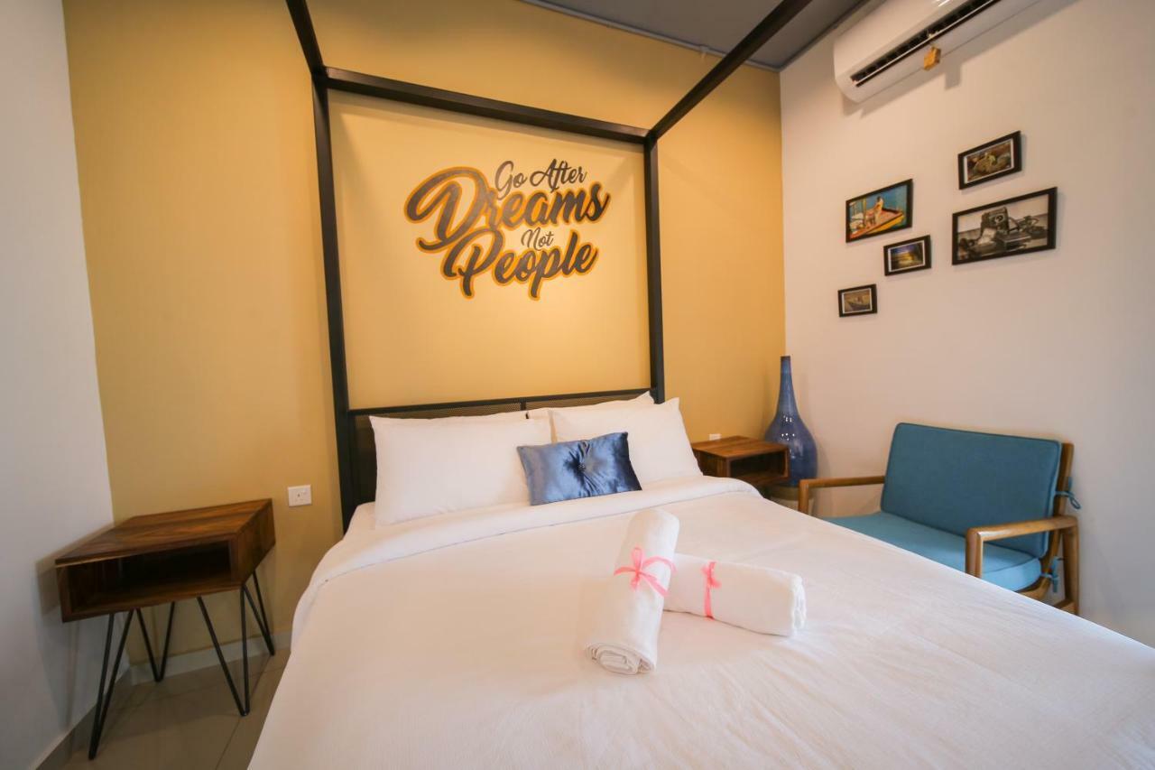 The Best Hotel In Bayan Lepas - The Lov Penang Экстерьер фото