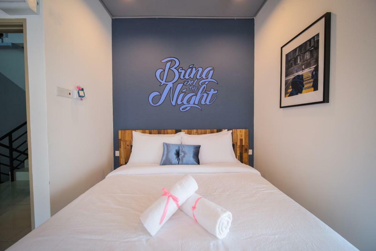 The Best Hotel In Bayan Lepas - The Lov Penang Экстерьер фото