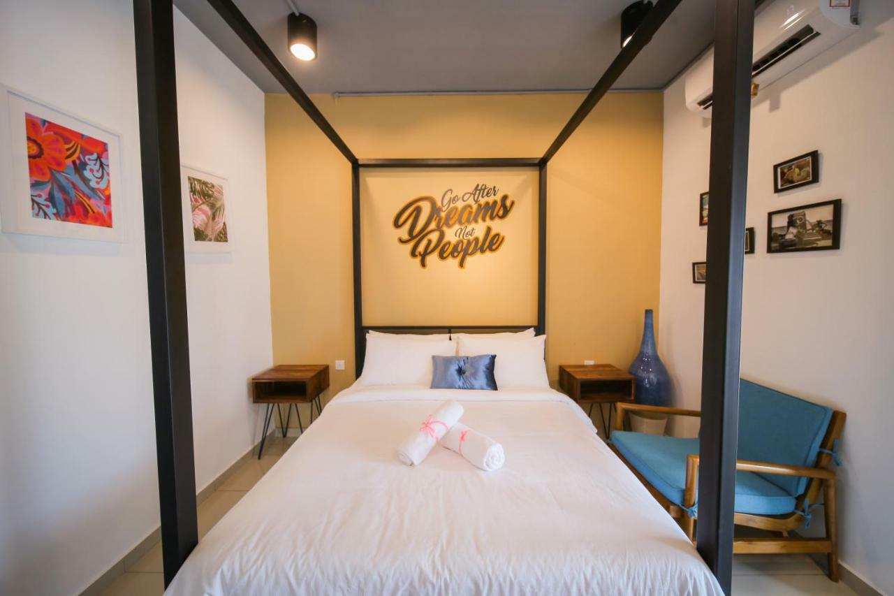 The Best Hotel In Bayan Lepas - The Lov Penang Экстерьер фото