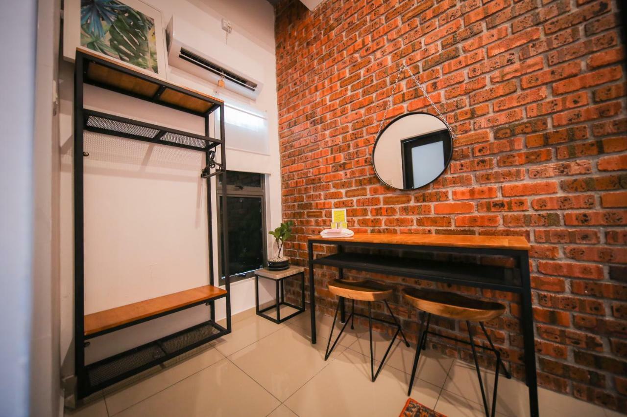 The Best Hotel In Bayan Lepas - The Lov Penang Экстерьер фото