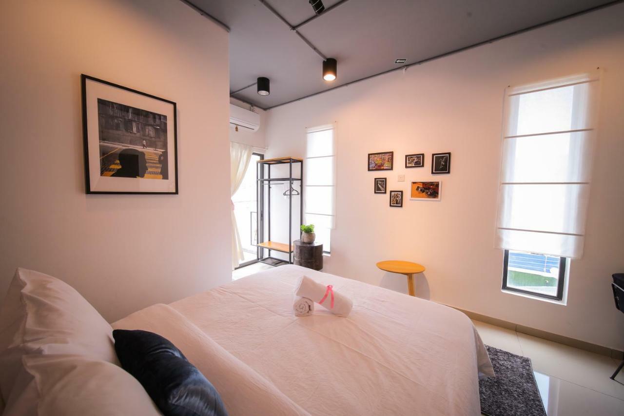 The Best Hotel In Bayan Lepas - The Lov Penang Экстерьер фото