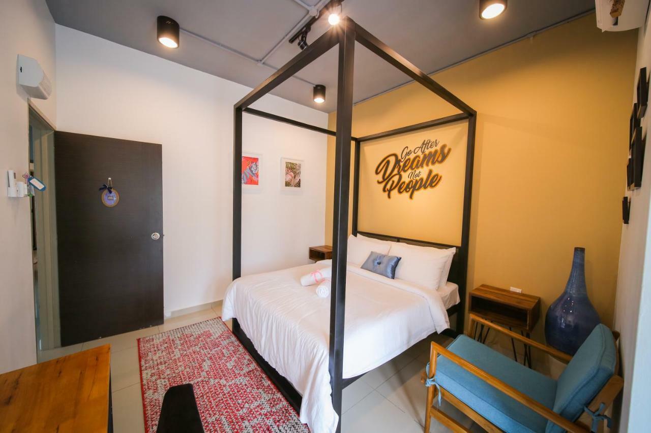 The Best Hotel In Bayan Lepas - The Lov Penang Экстерьер фото