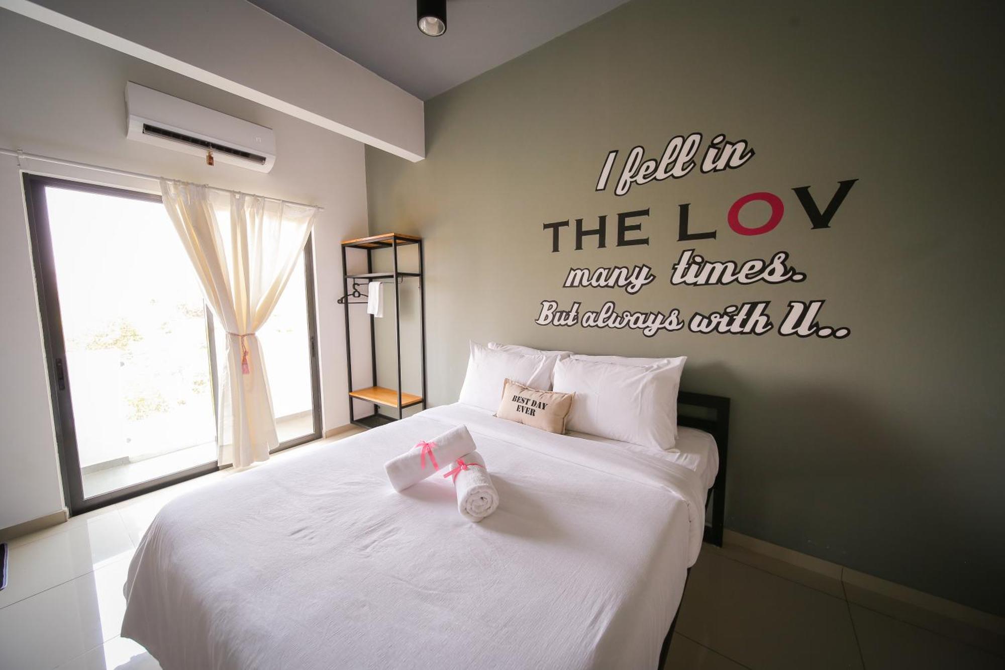 The Best Hotel In Bayan Lepas - The Lov Penang Экстерьер фото